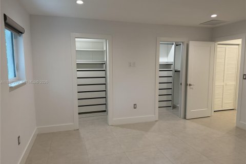 Adosado en alquiler en Fort Lauderdale, Florida, 3 dormitorios, 185.06 m2 № 2060540 - foto 11