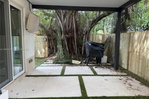 Adosado en alquiler en Fort Lauderdale, Florida, 3 dormitorios, 185.06 m2 № 2060540 - foto 30