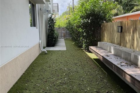 Adosado en alquiler en Fort Lauderdale, Florida, 3 dormitorios, 185.06 m2 № 2060540 - foto 5