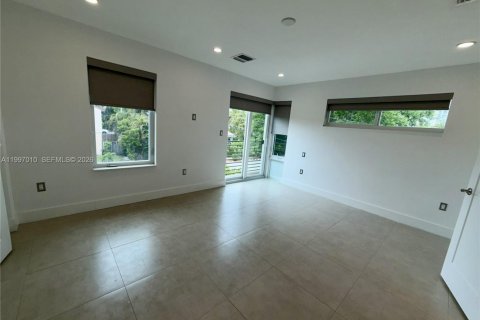 Adosado en alquiler en Fort Lauderdale, Florida, 3 dormitorios, 185.06 m2 № 2060540 - foto 10
