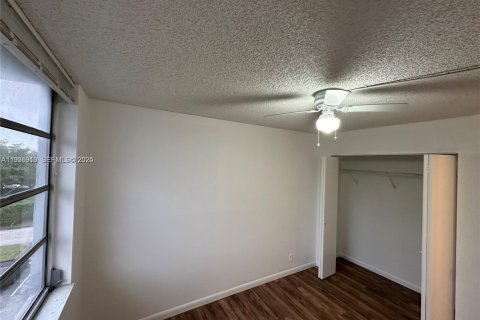 Condo in Miramar, Florida, 2 bedrooms  № 1994813 - photo 6