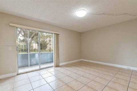 Copropriété à vendre à Pembroke Pines, Floride: 1 chambre, 75.34 m2 № 1935790 - photo 5