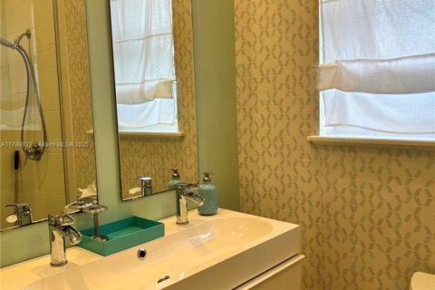 Condominio en venta en Miami Beach, Florida, 2 dormitorios, 81.75 m2 № 1684233 - foto 19