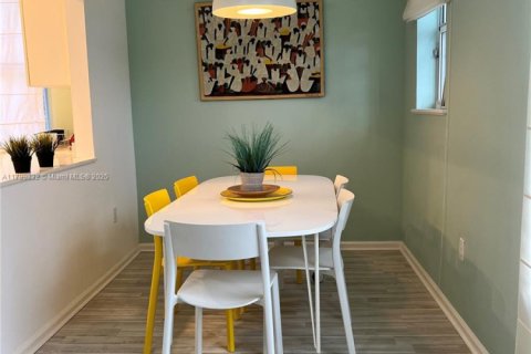 Condominio en venta en Miami Beach, Florida, 2 dormitorios, 81.75 m2 № 1684233 - foto 13