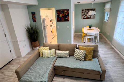 Condominio en venta en Miami Beach, Florida, 2 dormitorios, 81.75 m2 № 1684233 - foto 4