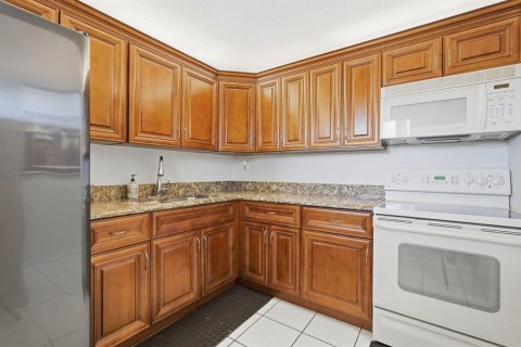 Condominio en venta en Lake Worth, Florida, 2 dormitorios, 83.05 m2 № 2252834 - foto 16