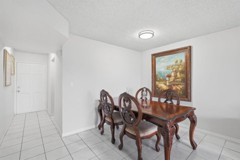 Condominio en venta en Lake Worth, Florida, 2 dormitorios, 83.05 m2 № 2252834 - foto 13