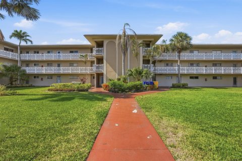 Condominio en Lake Worth, Florida, 2 dormitorios  № 2252834