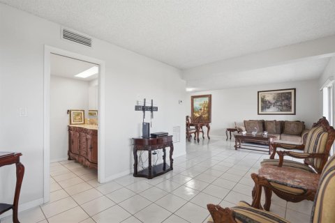 Condominio en venta en Lake Worth, Florida, 2 dormitorios, 83.05 m2 № 2252834 - foto 11