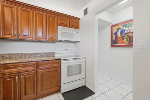 Condominio en venta en Lake Worth, Florida, 2 dormitorios, 83.05 m2 № 2252834 - foto 17