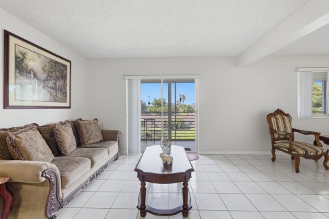 Condominio en venta en Lake Worth, Florida, 2 dormitorios, 83.05 m2 № 2252834 - foto 6