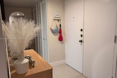 Снять в аренду кондоминиум в Норт-Майами-Бич, Флорида 2 спальни, 112.69м2, № 2000924 - фото 17