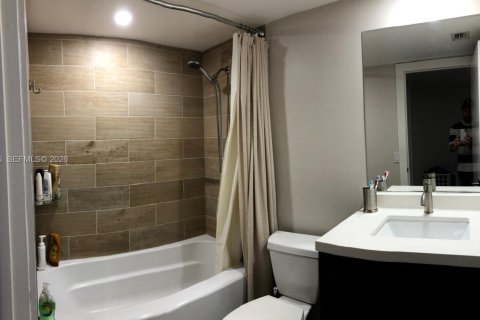 Снять в аренду кондоминиум в Норт-Майами-Бич, Флорида 2 спальни, 112.69м2, № 2000924 - фото 7