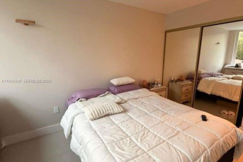 Снять в аренду кондоминиум в Норт-Майами-Бич, Флорида 2 спальни, 112.69м2, № 2000924 - фото 12