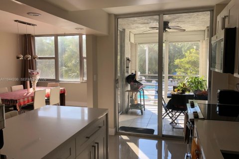 Снять в аренду кондоминиум в Норт-Майами-Бич, Флорида 2 спальни, 112.69м2, № 2000924 - фото 9