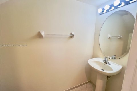 Condominio en alquiler en Doral, Florida, 2 dormitorios, 101.08 m2 № 1967110 - foto 7