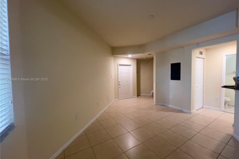 Condominio en alquiler en Doral, Florida, 2 dormitorios, 101.08 m2 № 1967110 - foto 2