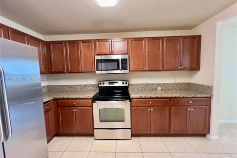 Condominio en alquiler en Doral, Florida, 2 dormitorios, 101.08 m2 № 1967110 - foto 12