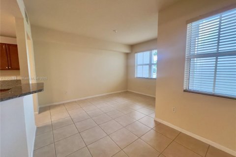 Condominio en alquiler en Doral, Florida, 2 dormitorios, 101.08 m2 № 1967110 - foto 4