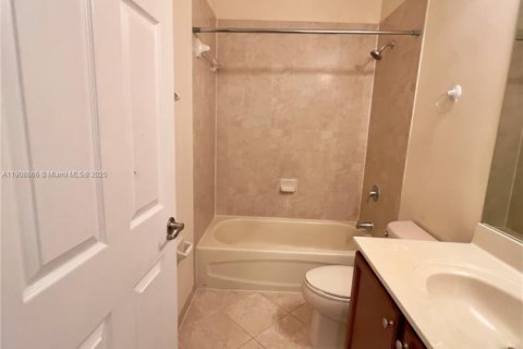 Condominio en alquiler en Doral, Florida, 2 dormitorios, 101.08 m2 № 1967110 - foto 16