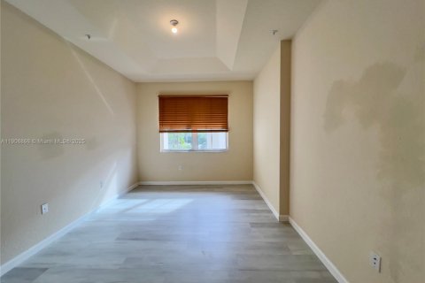 Condominio en alquiler en Doral, Florida, 2 dormitorios, 101.08 m2 № 1967110 - foto 14