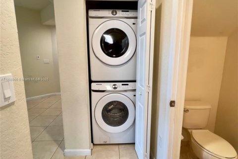 Condominio en alquiler en Doral, Florida, 2 dormitorios, 101.08 m2 № 1967110 - foto 5