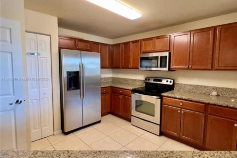 Condominio en alquiler en Doral, Florida, 2 dormitorios, 101.08 m2 № 1967110 - foto 11