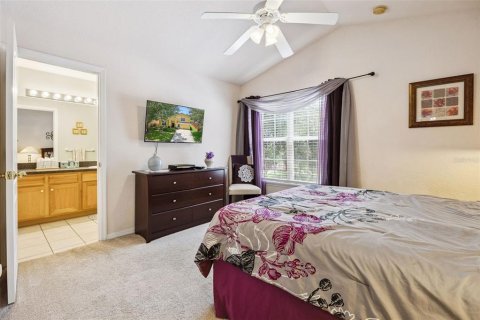 House in Clermont, Florida 5 bedrooms, 212 sq.m. № 2210216 - photo 18