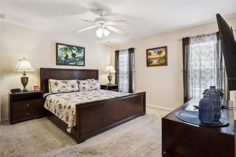 House in Clermont, Florida 5 bedrooms, 212 sq.m. № 2210216 - photo 15