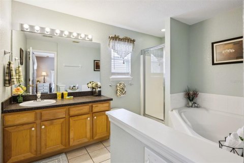 House in Clermont, Florida 5 bedrooms, 212 sq.m. № 2210216 - photo 22
