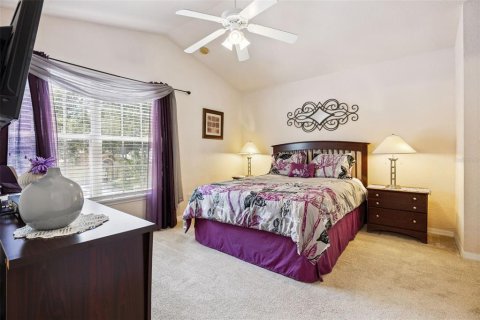 House in Clermont, Florida 5 bedrooms, 212 sq.m. № 2210216 - photo 17