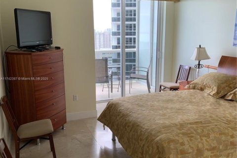Condo in Hallandale Beach, Florida, 3 bedrooms  № 1490748 - photo 7