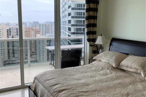 Condo in Hallandale Beach, Florida, 3 bedrooms  № 1490748 - photo 6
