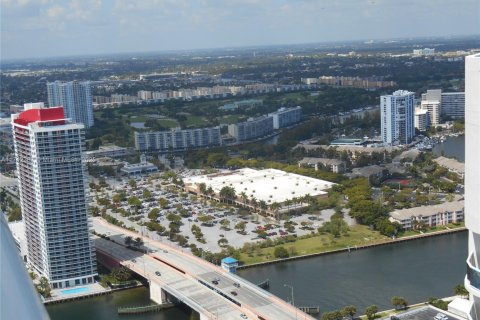 Condo in Hallandale Beach, Florida, 3 bedrooms  № 1490748 - photo 21
