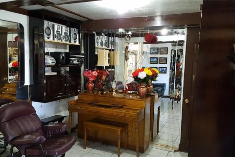 Duplex à vendre à Seffner, Floride: 4 chambres, 159.42 m2 № 1908189 - photo 28