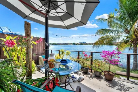 Condo in Miami, Florida, 2 bedrooms № 2005850