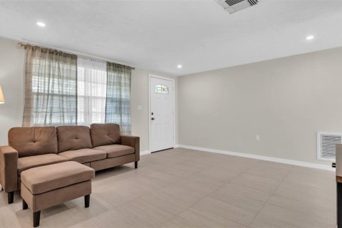 House in Hudson, Florida 2 bedrooms, 67.63 sq.m. № 1883543 - photo 11
