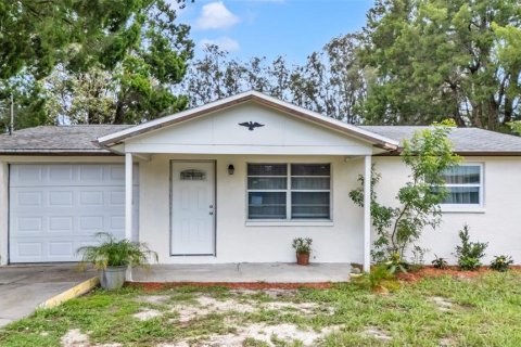 House in Hudson, Florida 2 bedrooms, 67.63 sq.m. № 1883543 - photo 1