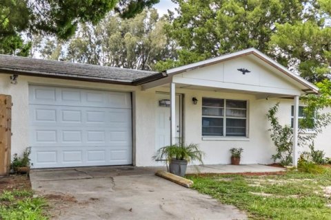 House in Hudson, Florida 2 bedrooms, 67.63 sq.m. № 1883543 - photo 4