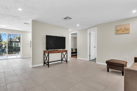 House in Hudson, Florida 2 bedrooms, 67.63 sq.m. № 1883543 - photo 10