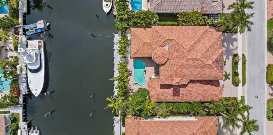 House in North Palm Beach, Florida 5 bedrooms, 520.07 sq.m. № 1074787