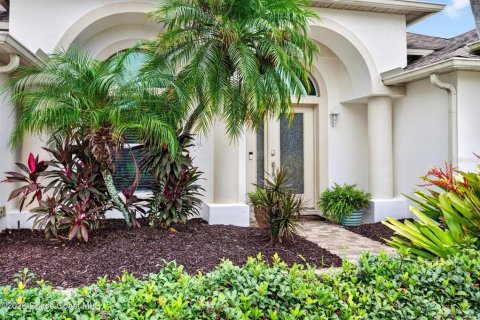 House in Merrit Island, Florida 5 bedrooms, 272.2 sq.m. № 2418839 - photo 8