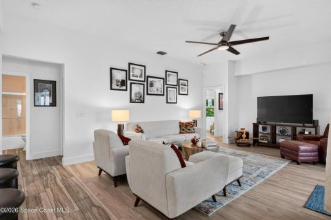 House in Merrit Island, Florida 5 bedrooms, 272.2 sq.m. № 2418839 - photo 16