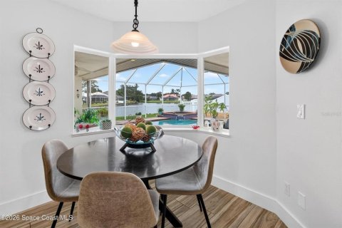 House in Merrit Island, Florida 5 bedrooms, 272.2 sq.m. № 2418839 - photo 19