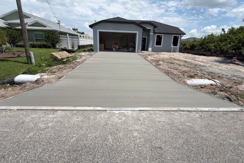 House in Rotonda, Florida 3 bedrooms, 150.22 sq.m. № 2308860 - photo 2
