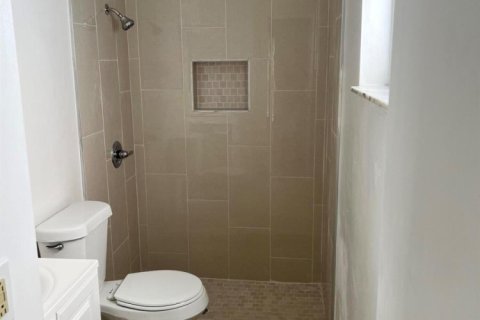 Снять в аренду виллу или дом в Санрайз, Флорида 6 комнат, 129.88м2, № 2175401 - фото 5