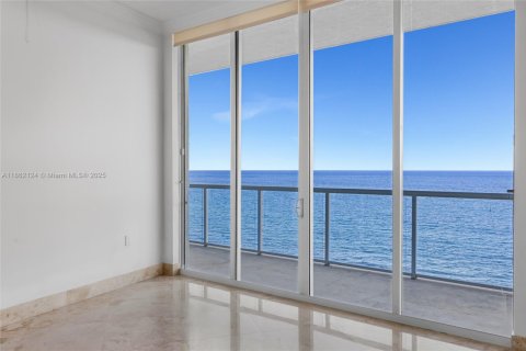 Condo in Pompano Beach, Florida, 3 bedrooms  № 1889784 - photo 27