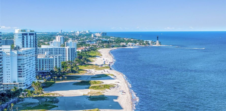 Condo in Pompano Beach, Florida, 3 bedrooms  № 1889784