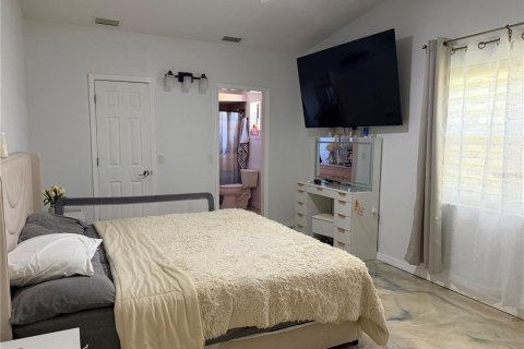 House in Spring Hill, Florida 2 bedrooms, 134.06 sq.m. № 2166870 - photo 7