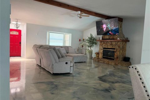 House in Spring Hill, Florida 2 bedrooms, 134.06 sq.m. № 2166870 - photo 4